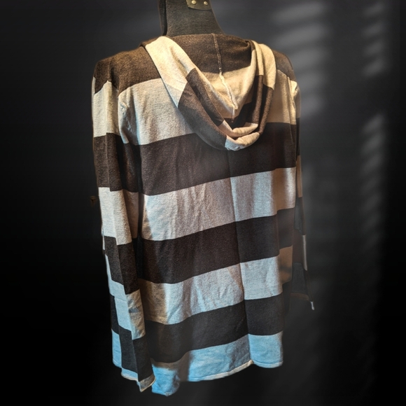 Coordinated set open front knit cardigan and blouse size L - Picture 2 of 5